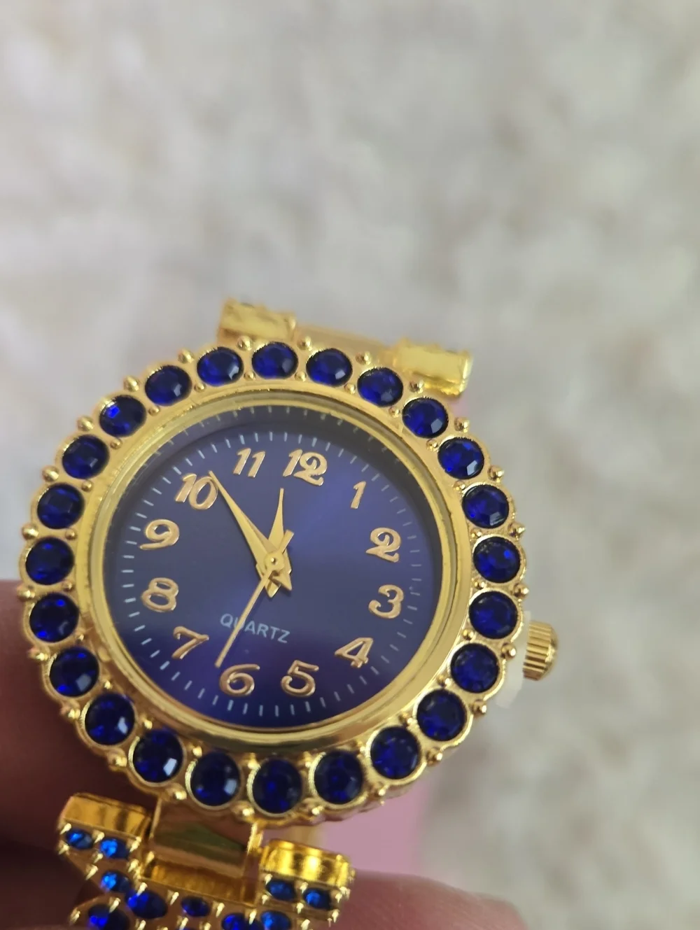 quartz elegant gold